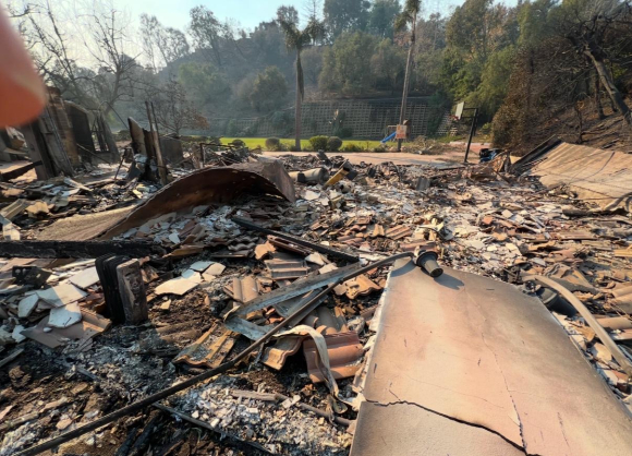 Et fullstendig nedbrent hjem i Pacific Palisades. 