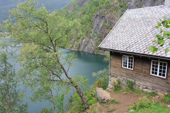 Nokre høgdemeter over Eidsvatnet i Skjolden fann filosofen Ludwig Wittgenstein «det stille alvoret» han søkte. Foto: Peder Skjelten / NPK